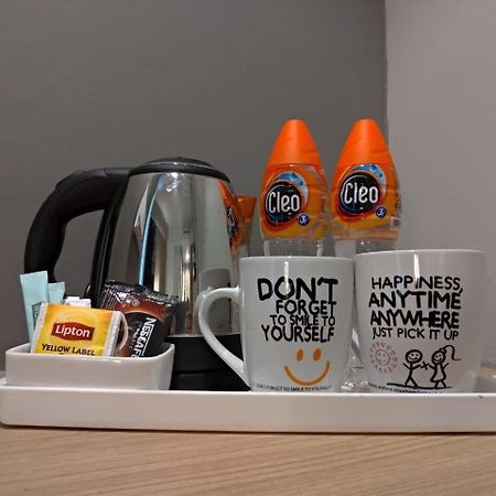 マックスワンホテルズドットコム アット プラチナム ハヤム ウルク ジャカルタ エクステリア 写真
